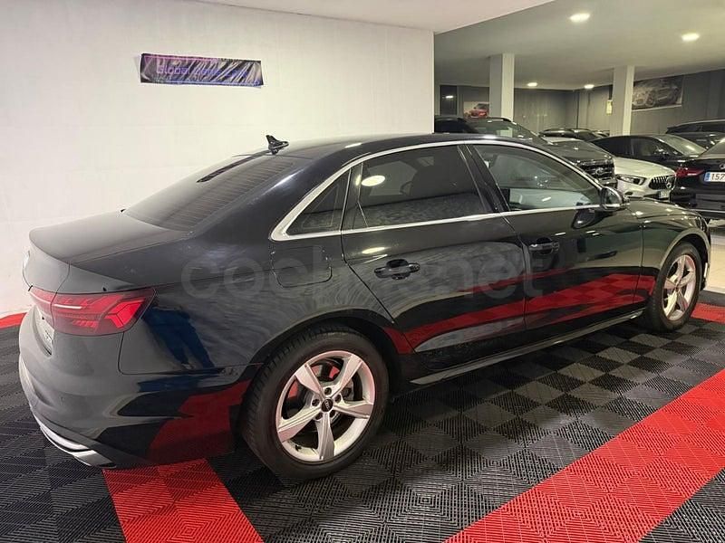Usado Audi A4 Advanced Plus 136 CV (100 kW) 2022 Negro Berlina