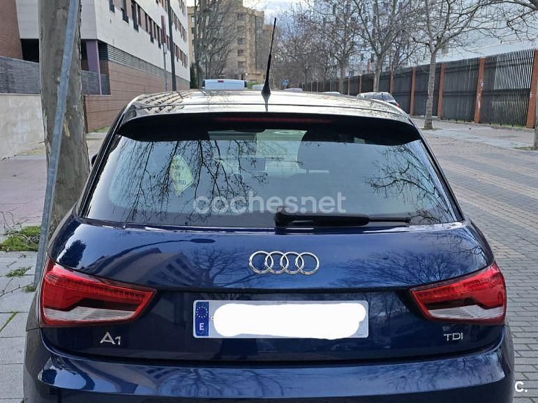 Usado Audi A1 Sportback Attraction 116 CV (85 kW) 2015 Azul Utilitario