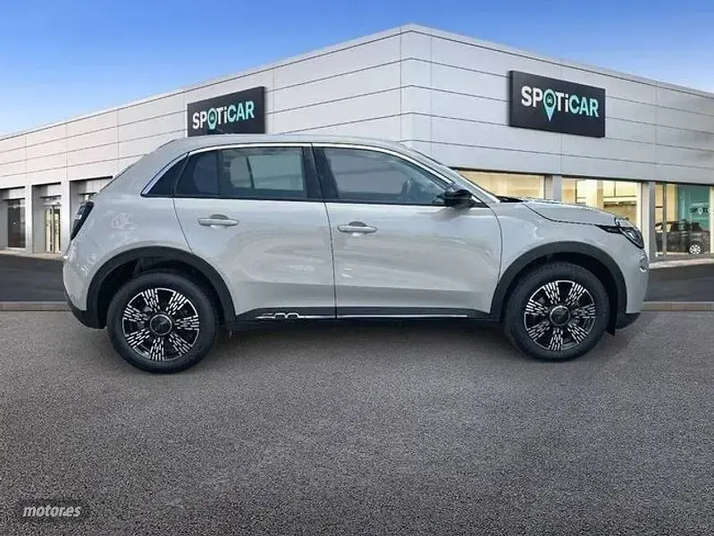 Usado Fiat 600 101 CV (74 kW) 2025 Marrón SUV