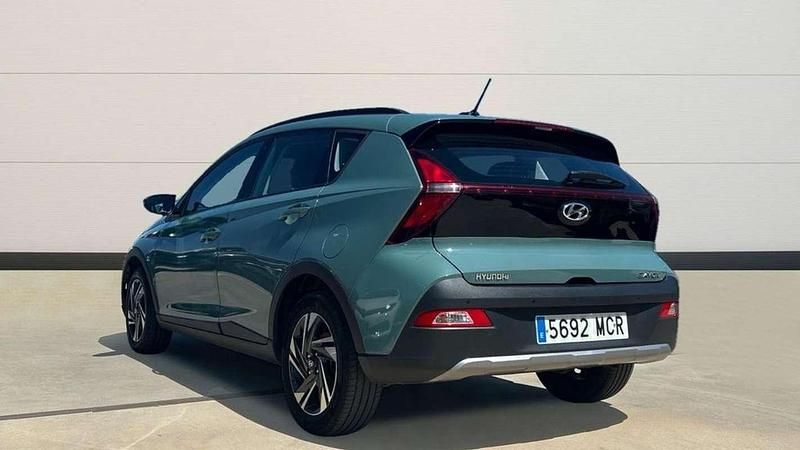 Usado Hyundai Bayon 101 CV (74 kW) 2022 Verde SUV