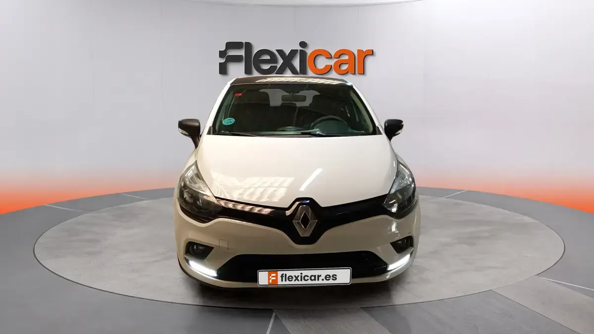 Usado Renault Clio IV Business 75 CV (55 kW) 2017 Blanco Berlina