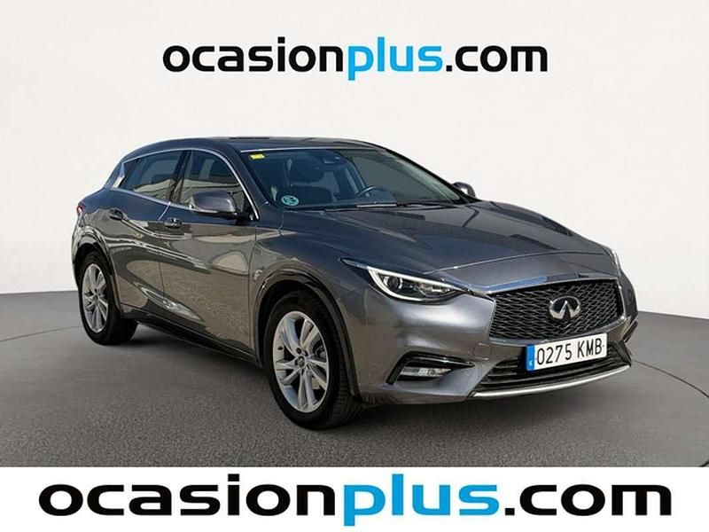 Usado Infiniti Q30 Premium 109 CV (80 kW) 2018 Gris Utilitario