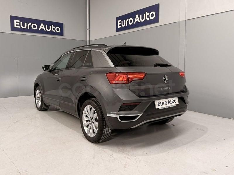 Usado VW T-Roc Advance 150 CV (110 kW) 2021 Gris / plata SUV