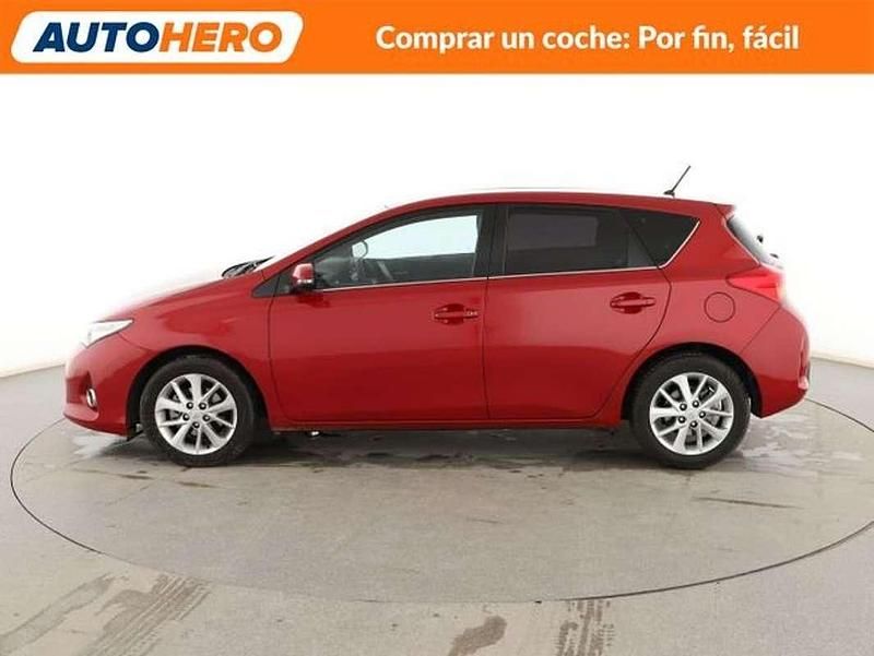Usado Toyota Auris Business Edition 132 CV (97 kW) 2014 Rojo Utilitario