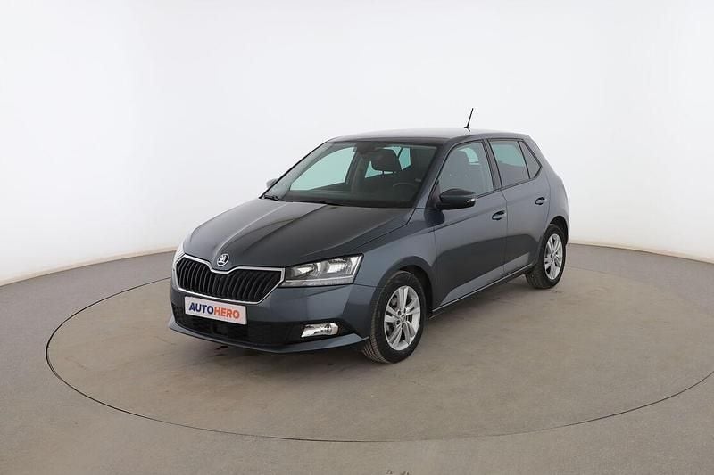 Gris Usado 2021 Skoda Fabia Ambition Utilitario | 13.199 € (Precio justo) - Imagen 1/3