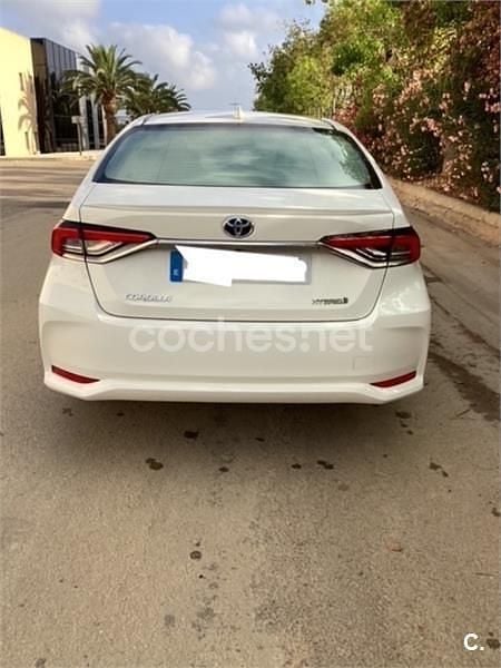 Usado Toyota Corolla Active 122 CV (89 kW) 2021 Blanco Berlina