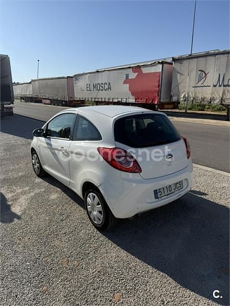 Usado Ford Ka 69 CV (50 kW) 2015 Blanco Berlina