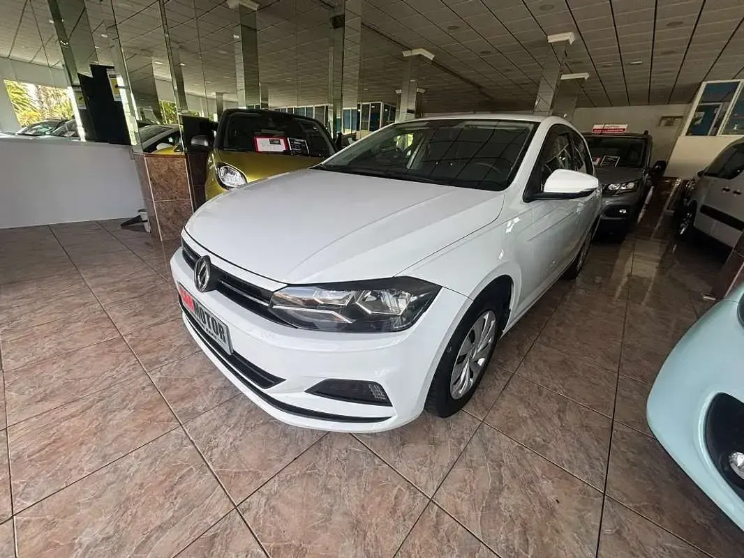 Usado VW Polo Advance 95 CV (69 kW) 2018 Blanco Utilitario