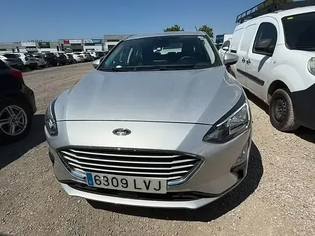 Usado Ford Focus Trend+ 125 CV (91 kW) 2021 Gris Utilitario