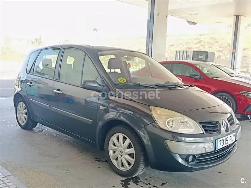 Usado Renault Scénic II 105 CV (77 kW) 2007 Gris / plata Monovolumen