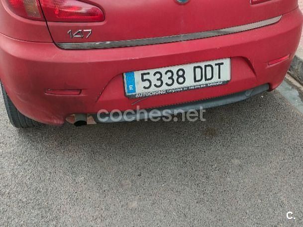 Usado Alfa Romeo 147 Distinctive 120 CV (88 kW) 2004 Rojo Utilitario