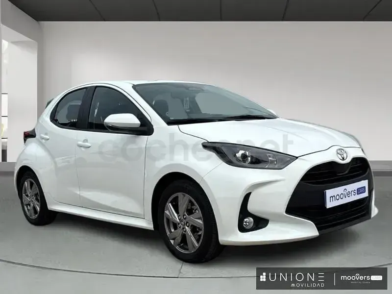 Usado Toyota Yaris Hybrid Active 116 CV (85 kW) 2025 Blanco Berlina