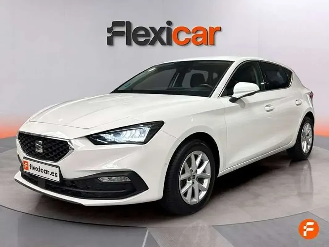 Usado Seat Leon Style 116 CV (85 kW) 2025 Blanco Familiar