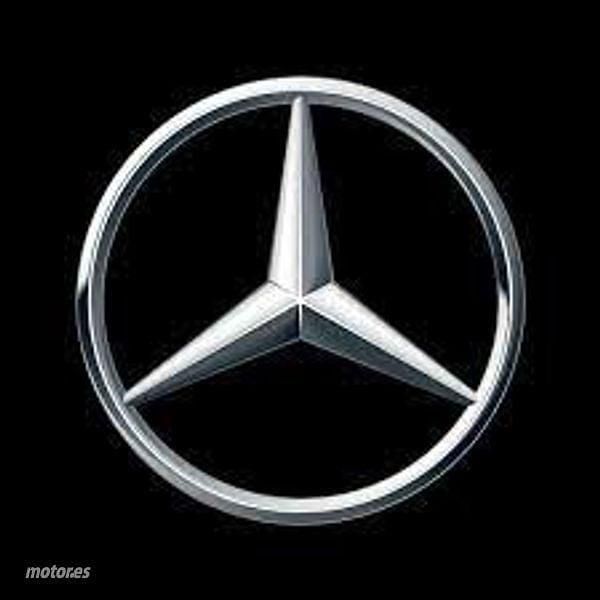Gris Usado 2021 Mercedes GLB200 AMG line SUV | 34.900 € (Un poco caro) - Imagen 1/1