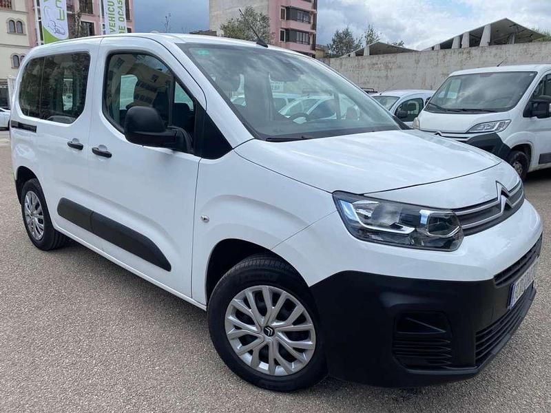 Usado Citroën Berlingo Live 102 CV (75 kW) 2021 Blanco Monovolumen