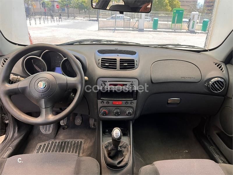 Usado Alfa Romeo 147 115 CV (84 kW) 2003 Negro Utilitario