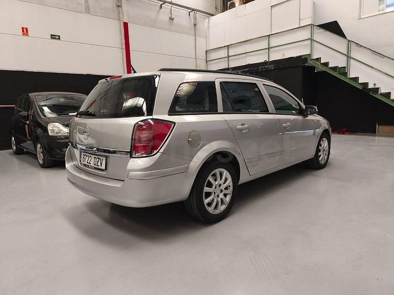 Usado Opel Astra Enjoy 100 CV (73 kW) 2006 Gris / plata Familiar