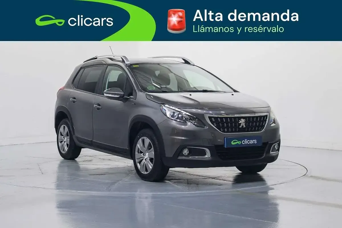 Usado Peugeot 2008 Signature Sky 99 CV (72 kW) 2019 Gris SUV
