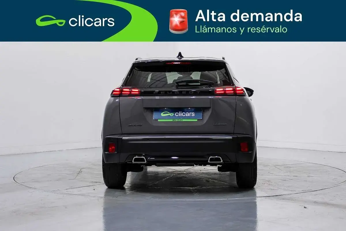 Usado Peugeot 2008 Allure 136 CV (100 kW) 2025 Gris SUV