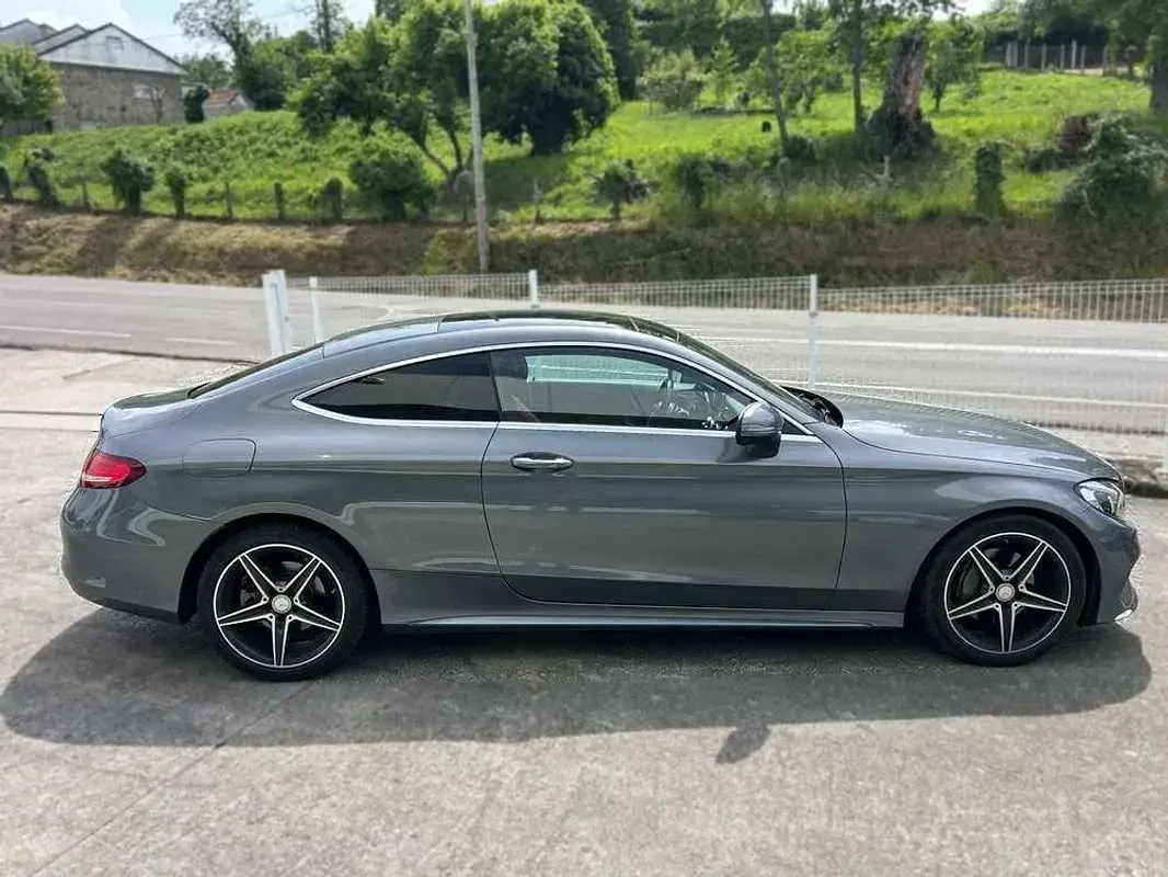 Usado Mercedes C220 170 CV (125 kW) 2016 Gris Coupe