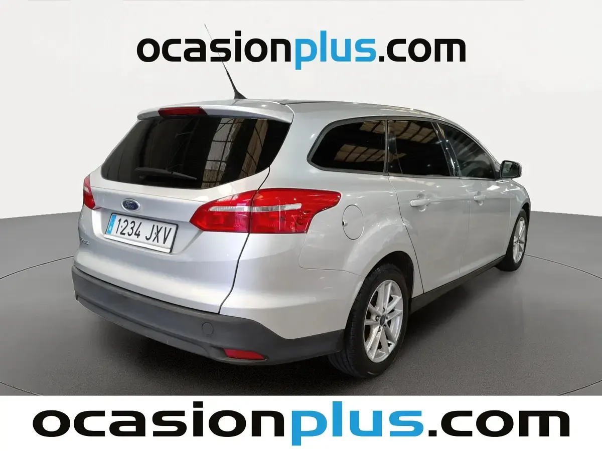 Usado Ford Focus Business Edition 120 CV (88 kW) 2017 Gris plata Monovolumen