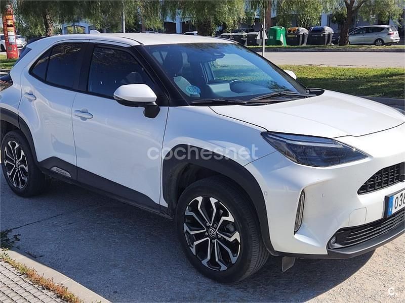 Usado Toyota Yaris Cross Active 116 CV (85 kW) 2022 Blanco SUV