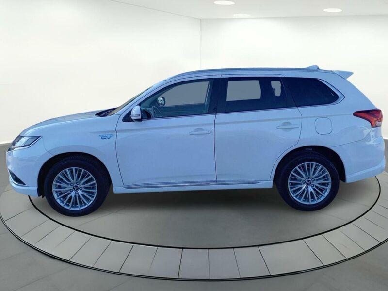 Usado Mitsubishi Outlander Motion 224 CV (164 kW) 2019 Blanco SUV
