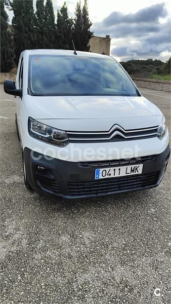 Usado Citroën Berlingo Live 102 CV (75 kW) 2021 Blanco Monovolumen
