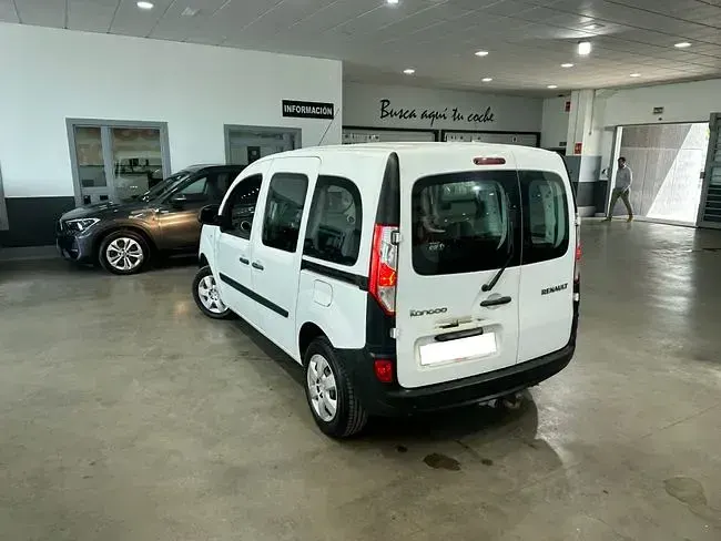 Usado Renault Kangoo 89 CV (65 kW) 2019 Blanco Monovolumen