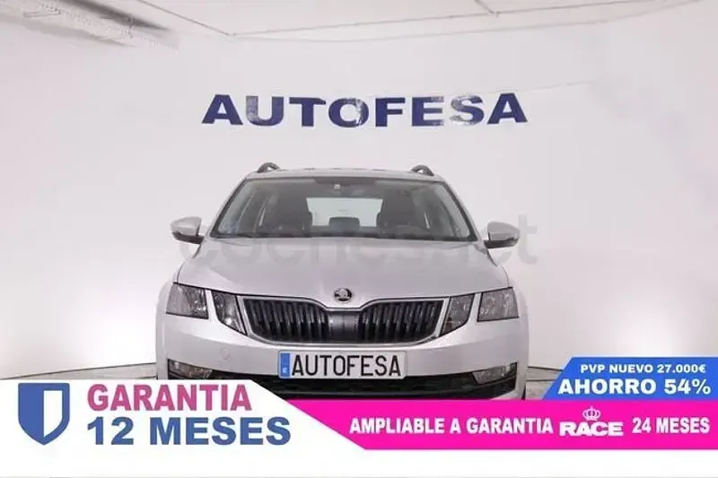 Usado Skoda Octavia 130 CV (95 kW) 2020 Gris / plata Familiar