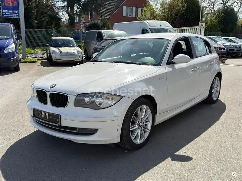 Usado BMW 118 143 CV (105 kW) 2010 Gris / plata Utilitario