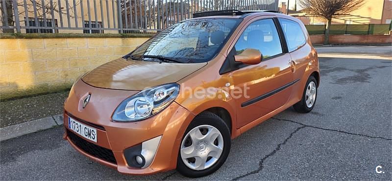 Usado Renault Twingo Night&Day 75 CV (55 kW) 2009 Naranja Utilitario