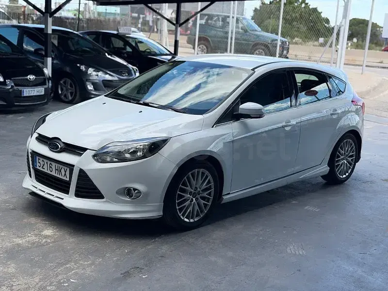 Usado Ford Focus Sport 115 CV (84 kW) 2012 Blanco Berlina
