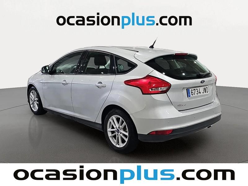 Usado Ford Focus Trend+ 125 CV (91 kW) 2017 Gris plata Utilitario