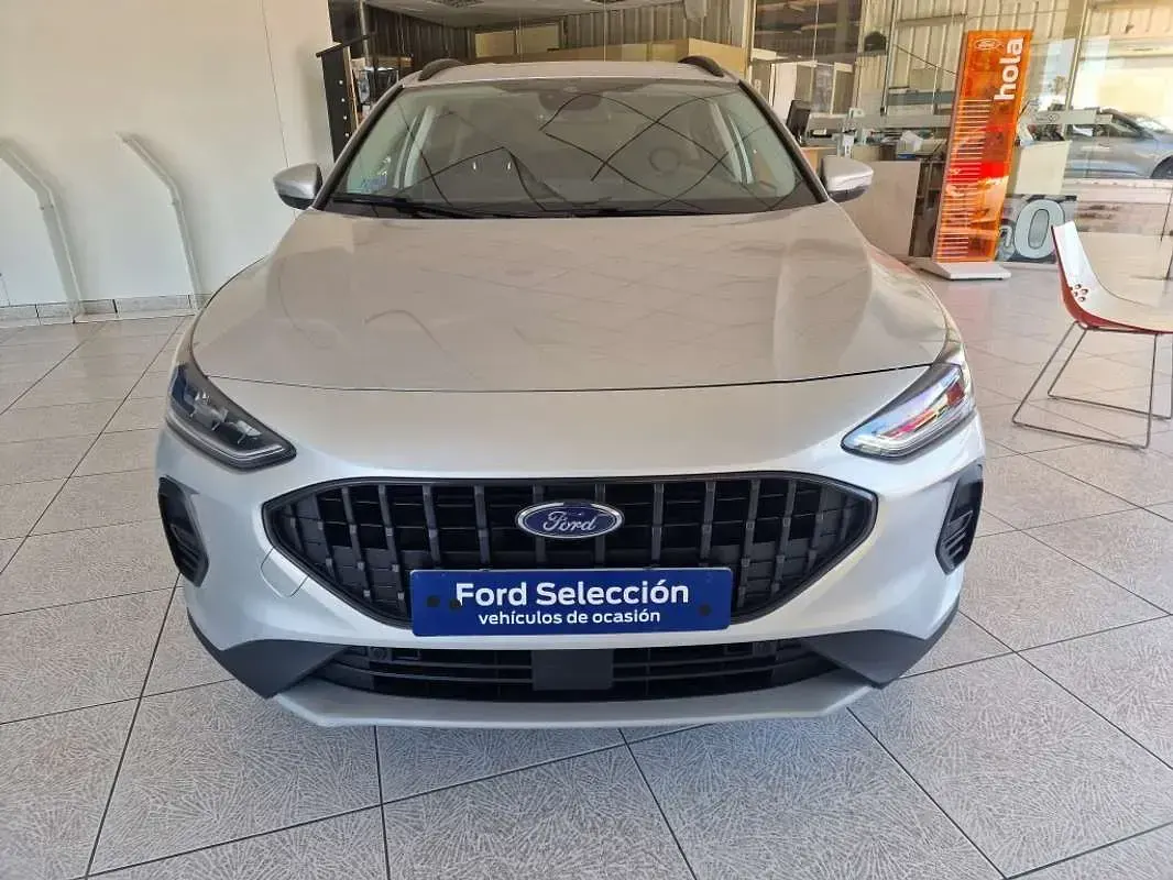 Usado Ford Focus Active 125 CV (91 kW) 2024 Plateado Utilitario