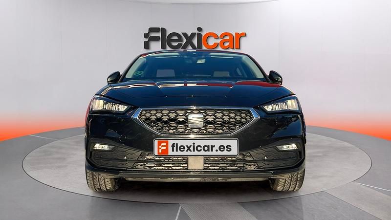 Usado Seat Leon Reference 110 CV (80 kW) 2021 Negro Berlina