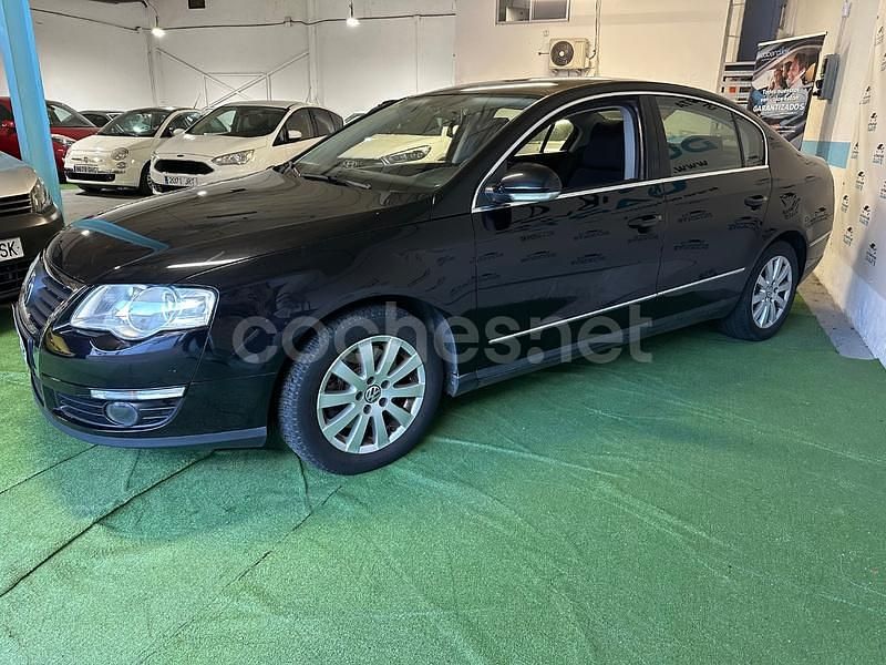 Negro Usado 2008 VW Passat Advance Berlina | 6499 € (Precio justo) - Imagen 1/4