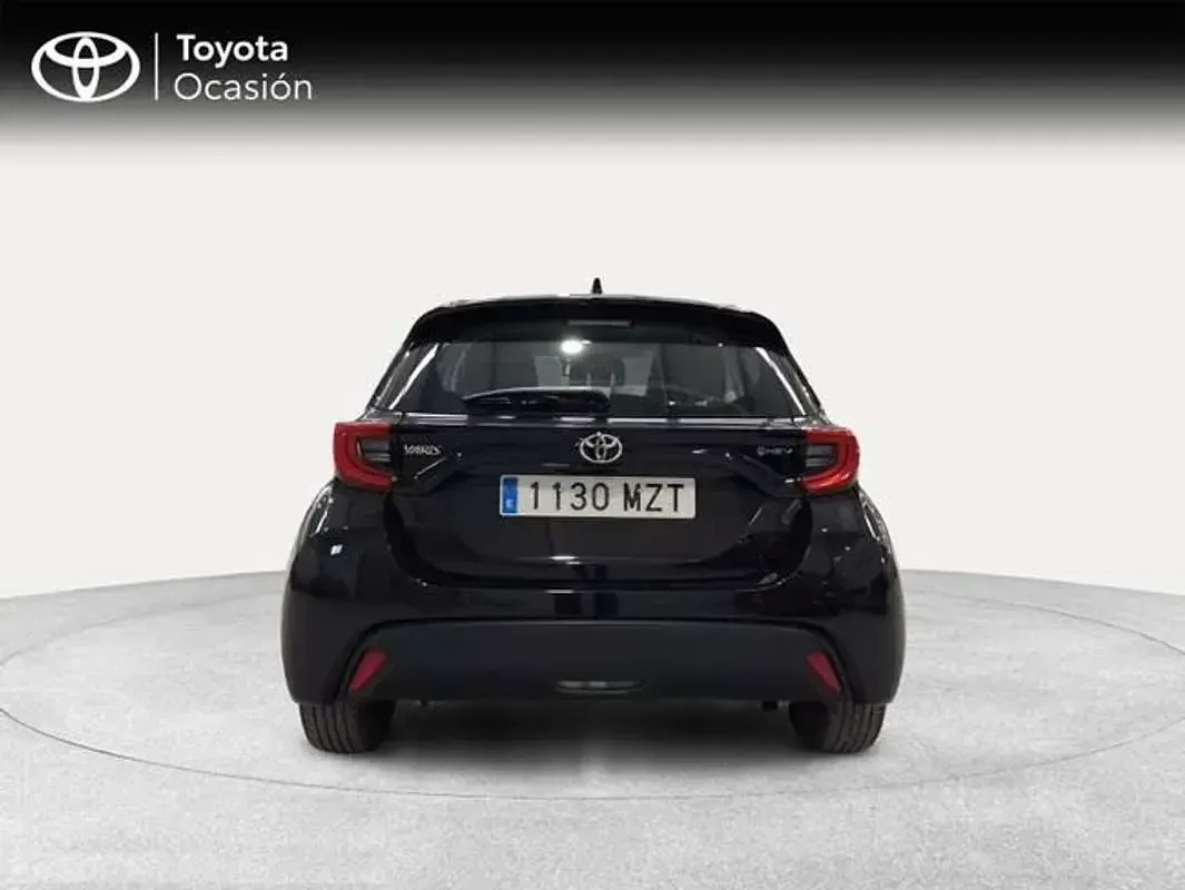 Usado Toyota Yaris Active 116 CV (85 kW) 2025 Negro Utilitario