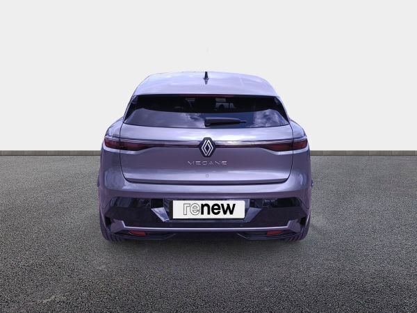 Usado Renault Mégane Equilibre 95 kW (130 CV) 2022 Gris Berlina