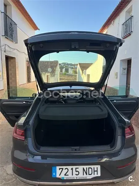 Usado VW Arteon R-line 150 CV (110 kW) 2019 Negro Utilitario