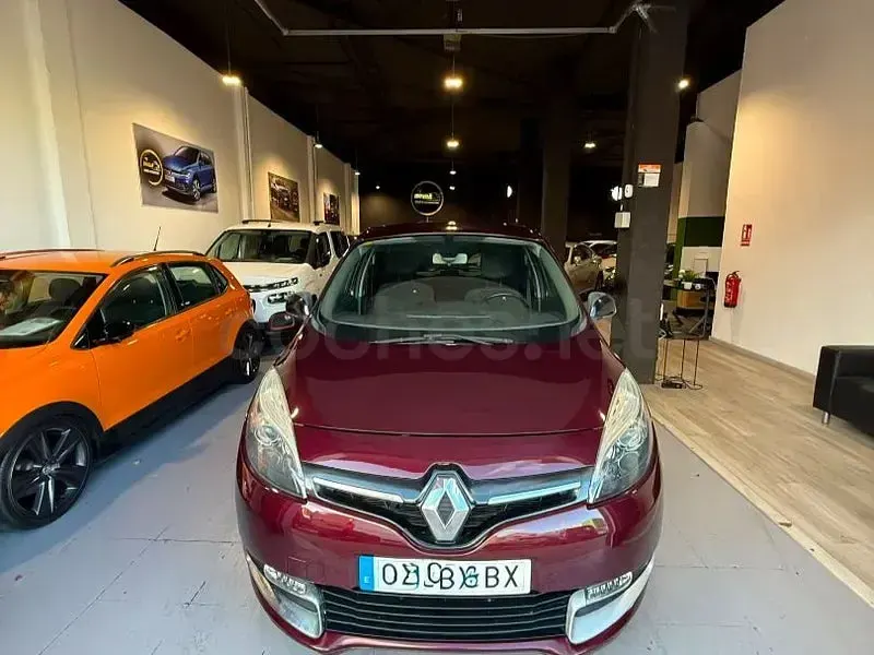 Usado Renault Scénic IV Intens 110 CV (80 kW) 2018 Granate Monovolumen