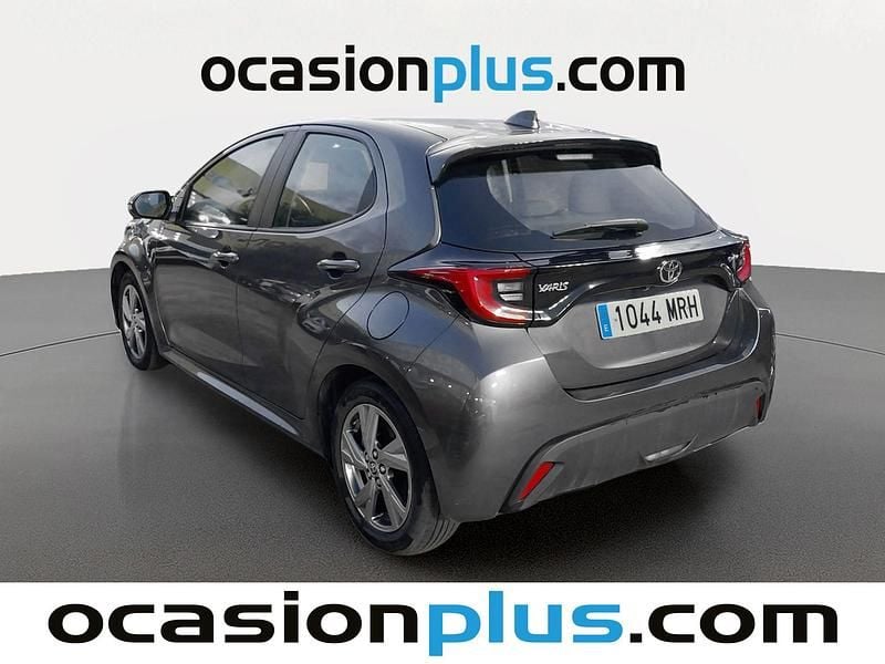 Usado Toyota Yaris Active 116 CV (85 kW) 2024 Blanco Utilitario
