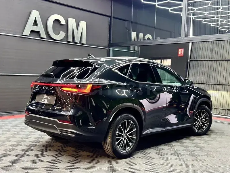 Usado Lexus NX350h Business Edition 242 CV (177 kW) 2022 Negro SUV