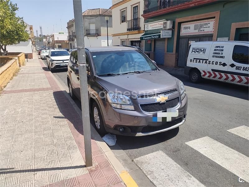 Usado Chevrolet Orlando LT 130 CV (95 kW) 2012 Gris / plata Monovolumen