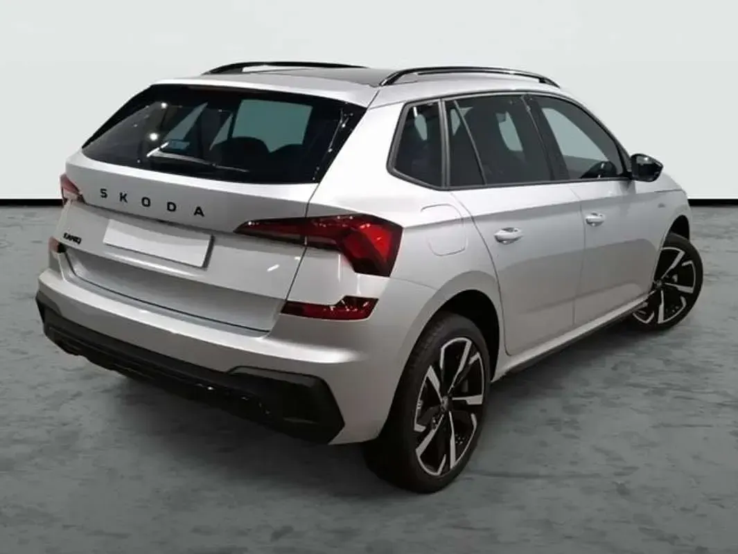 Usado Skoda Kamiq Monte Carlo 116 CV (85 kW) 2026 Plateado SUV