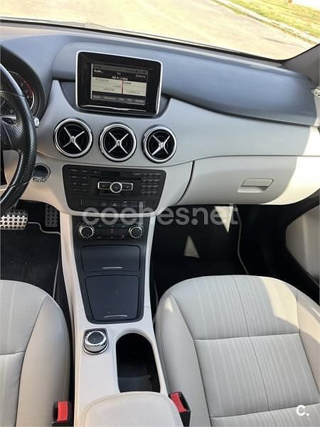 Usado Mercedes B180 109 CV (80 kW) 2014 Blanco Utilitario