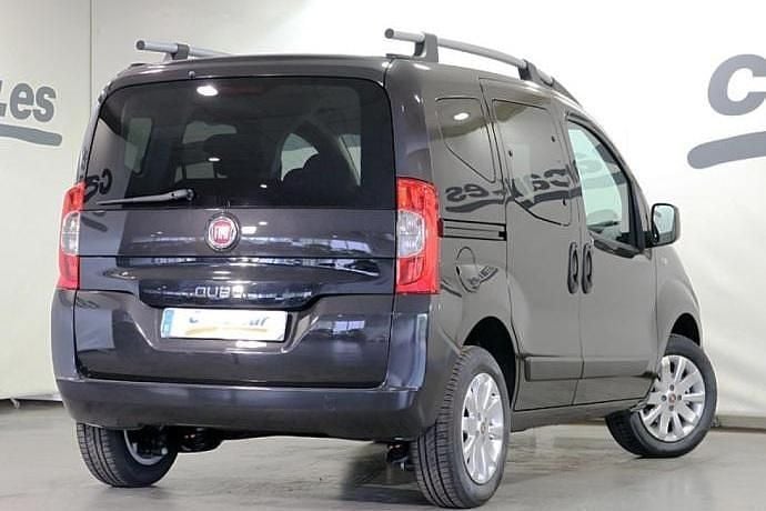 Usado Fiat Qubo Lounge 77 CV (56 kW) 2018 Negro Monovolumen