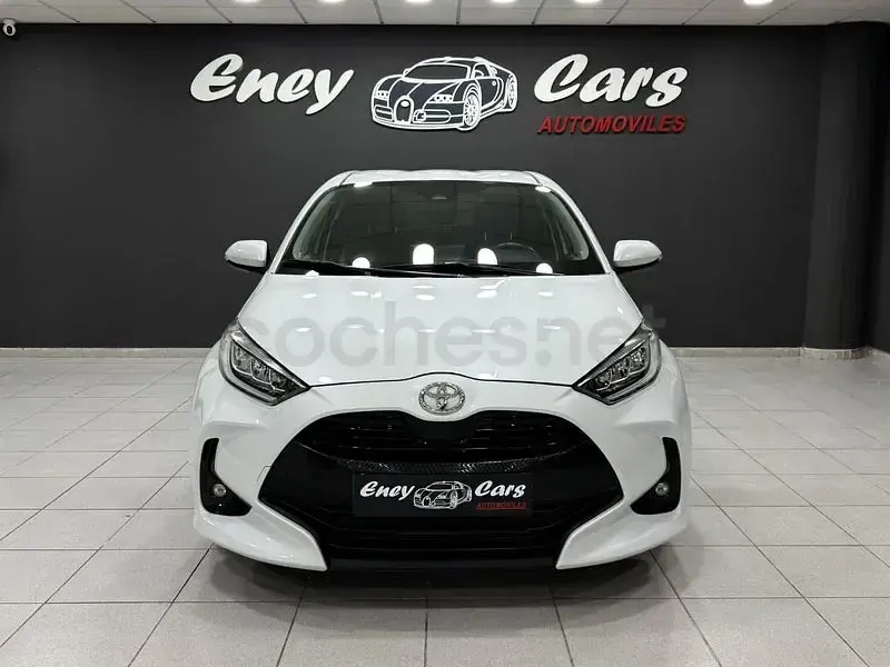 Usado Toyota Yaris Hybrid Active 116 CV (85 kW) 2024 Blanco Berlina