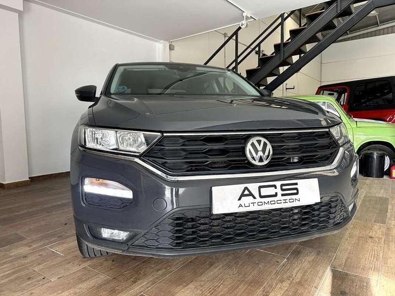 Usado VW T-Roc Advance 116 CV (85 kW) 2020 Gris / plata SUV
