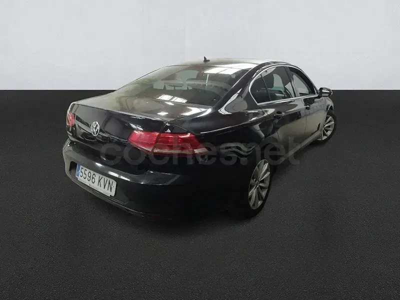 Usado VW Passat Advance 150 CV (110 kW) 2019 Negro Berlina
